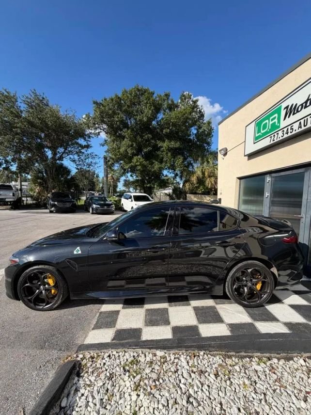 Sedan in Pinellas Park, FL, United States 5 - 19127310