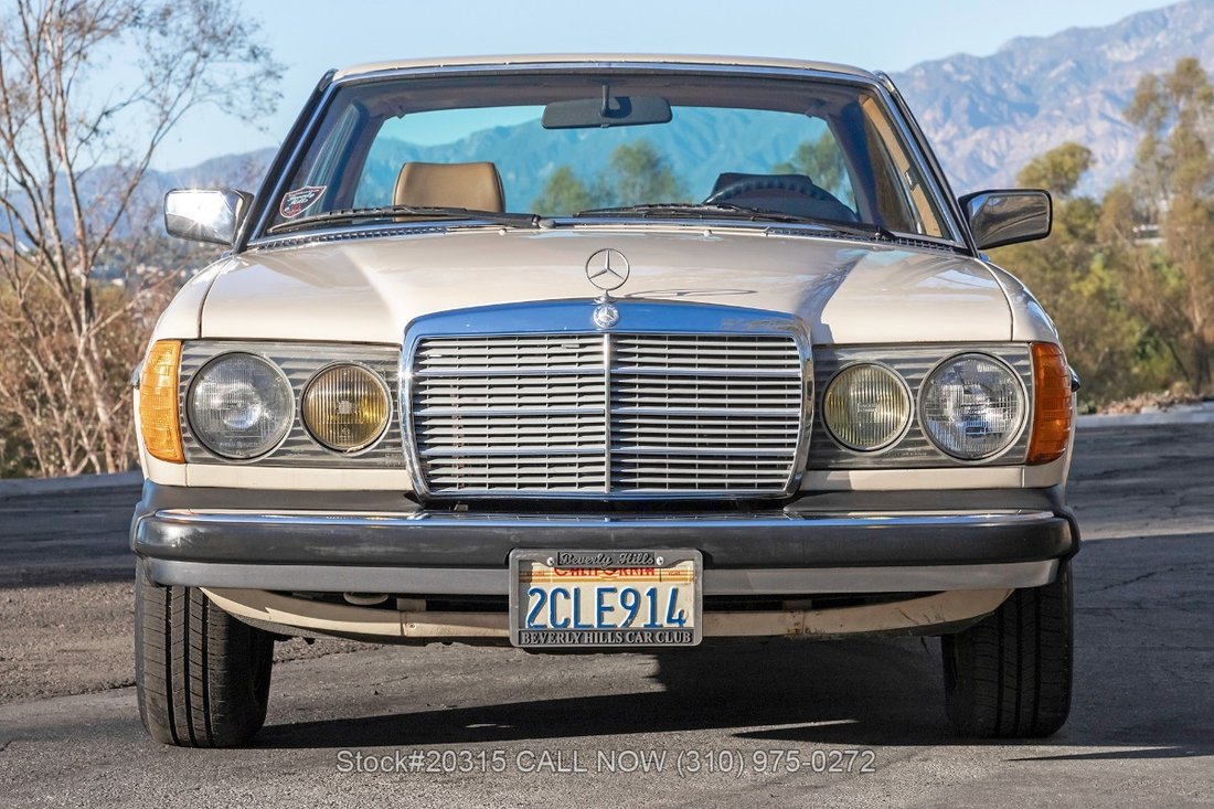 Mercedes-Benz 300CD in Los Angeles, CA 3 - 19129113