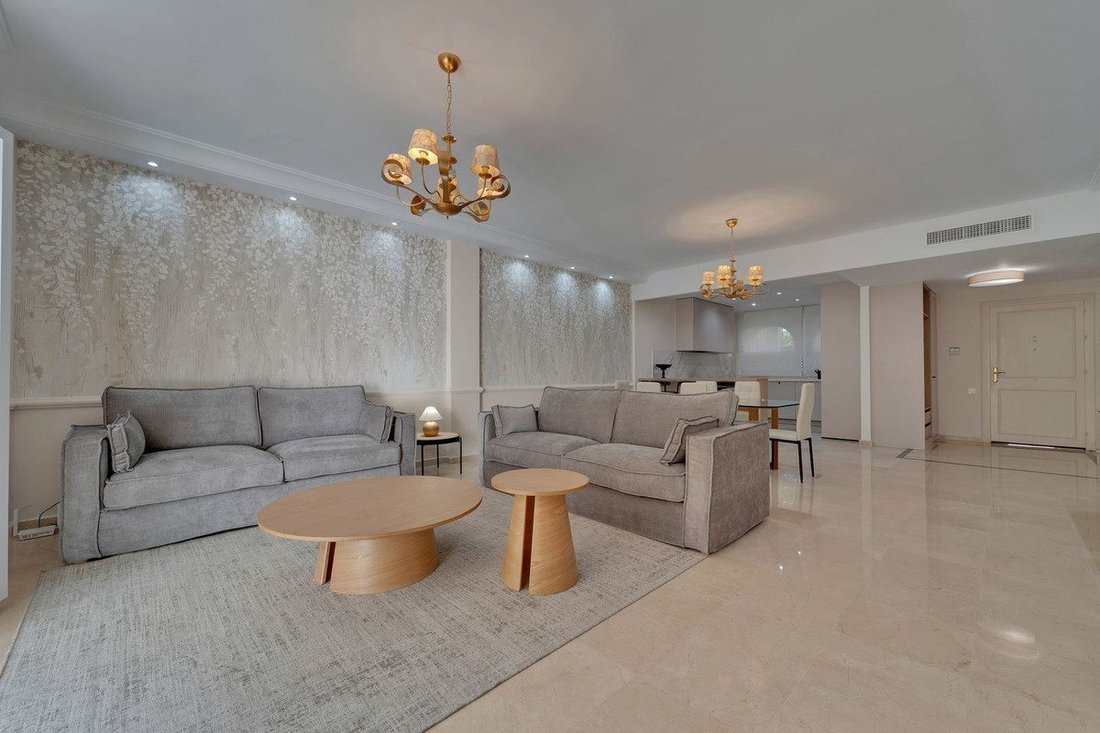 Apartment in Atalaya-Isdabe, Estepona, Andalusia 2 - 19132378
