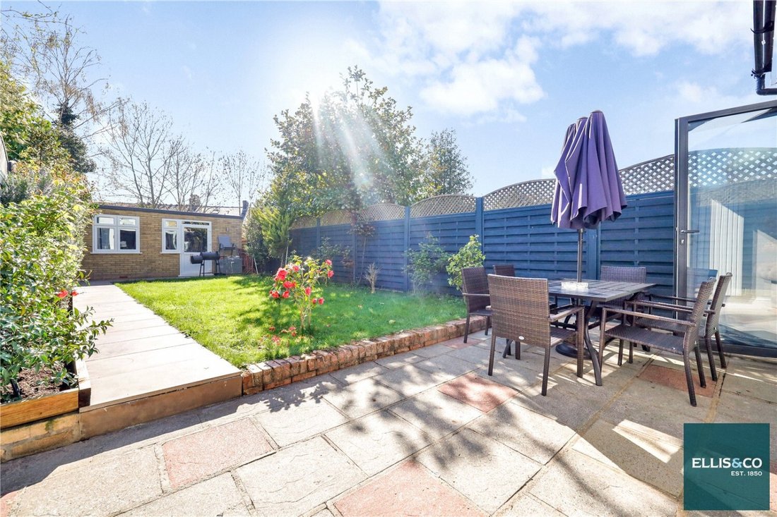 House in Barnet, England 2 - 19121663
