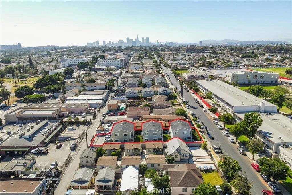 Los Angeles, California, United States 4 - 19128601