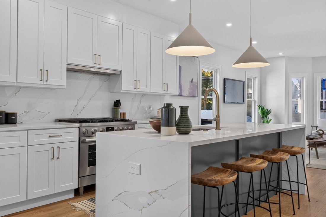 House in Somerville, Massachusetts, United States 2 - 19123376