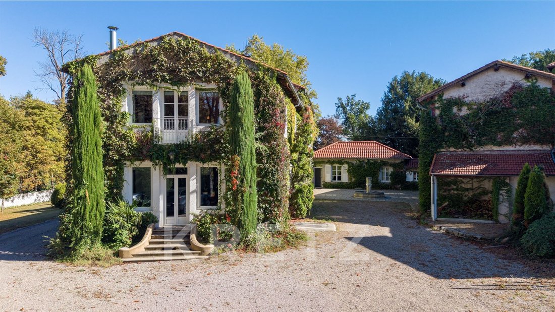House in L'Hopital-le-Grand, Auvergne-Rhône-Alpes, France 2 - 19123189