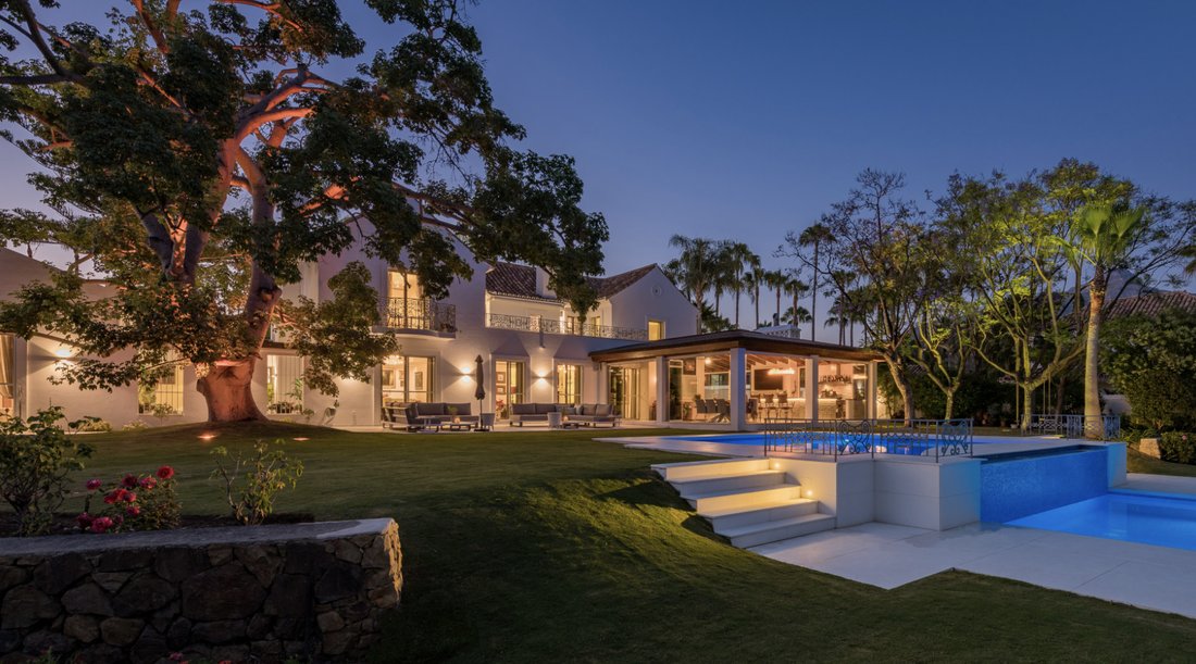 Villa in Nueva Andalucía, Marbella, Spanien 1 - 19129297