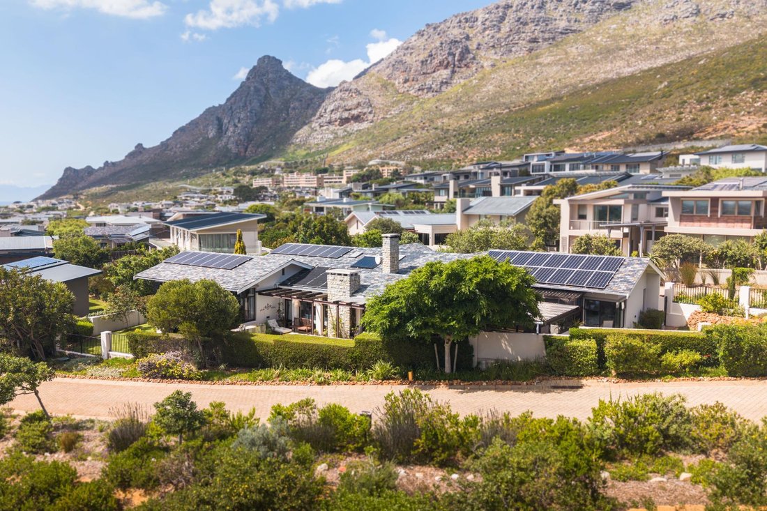 House in Westlake, Southern Suburbs, Cape Town 2 - 19133583