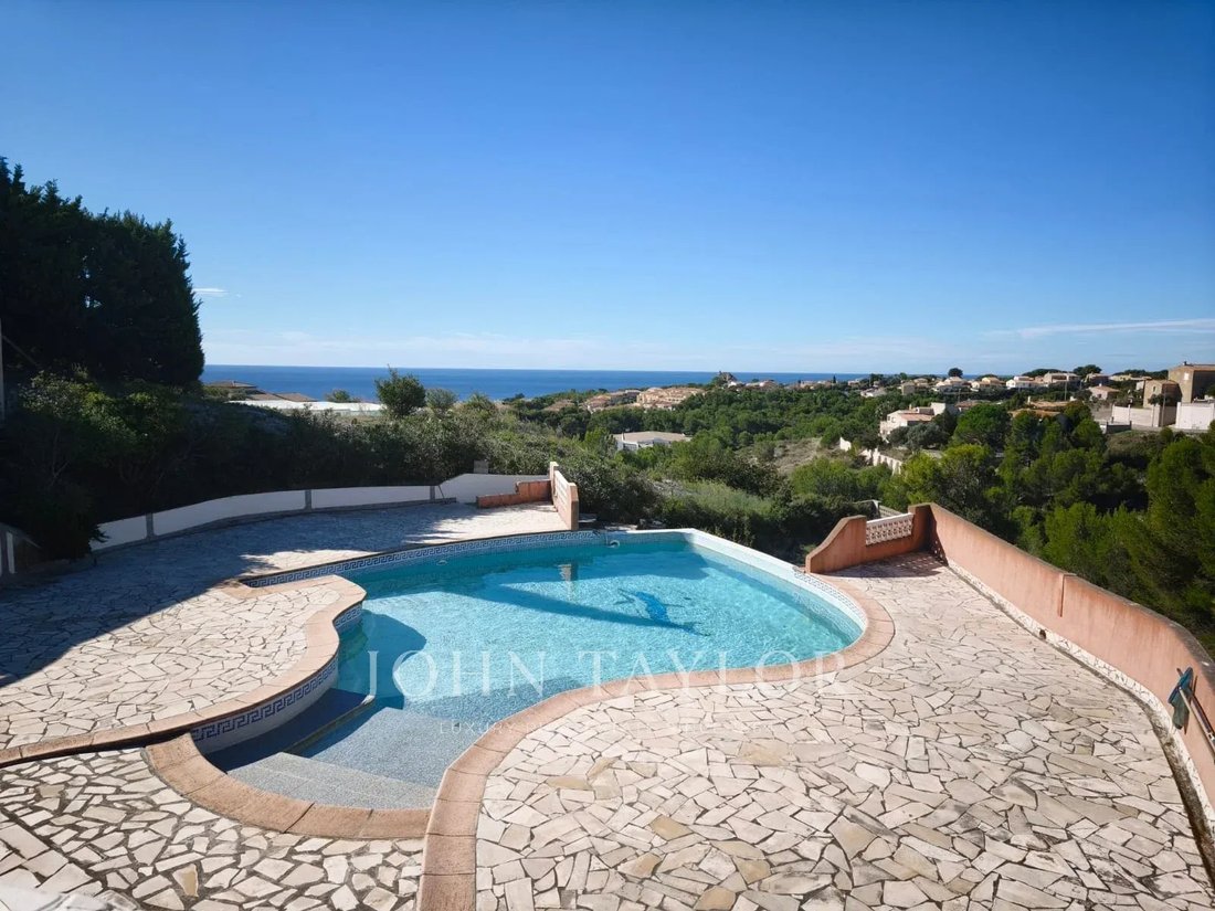 Villa in Le Village-L'Esperon, Sausset-les-Pins, France 1 - 19107474