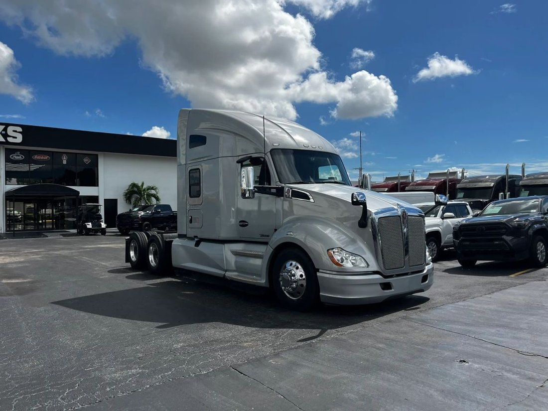 2020 Kenworth T600 T680 Aerodynamic in Miami, FL, United States 3 - 19132817