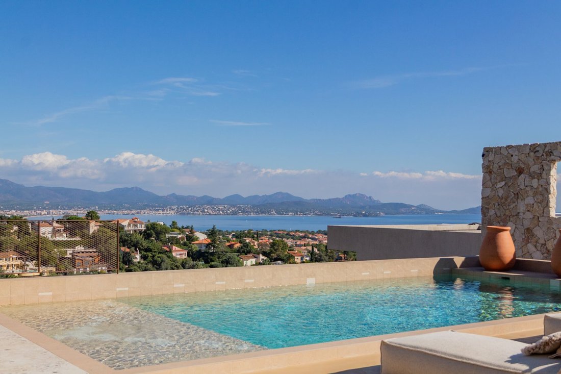 Villa à Les Issambres, Roquebrune-sur-Argens, France 3 - 18974230
