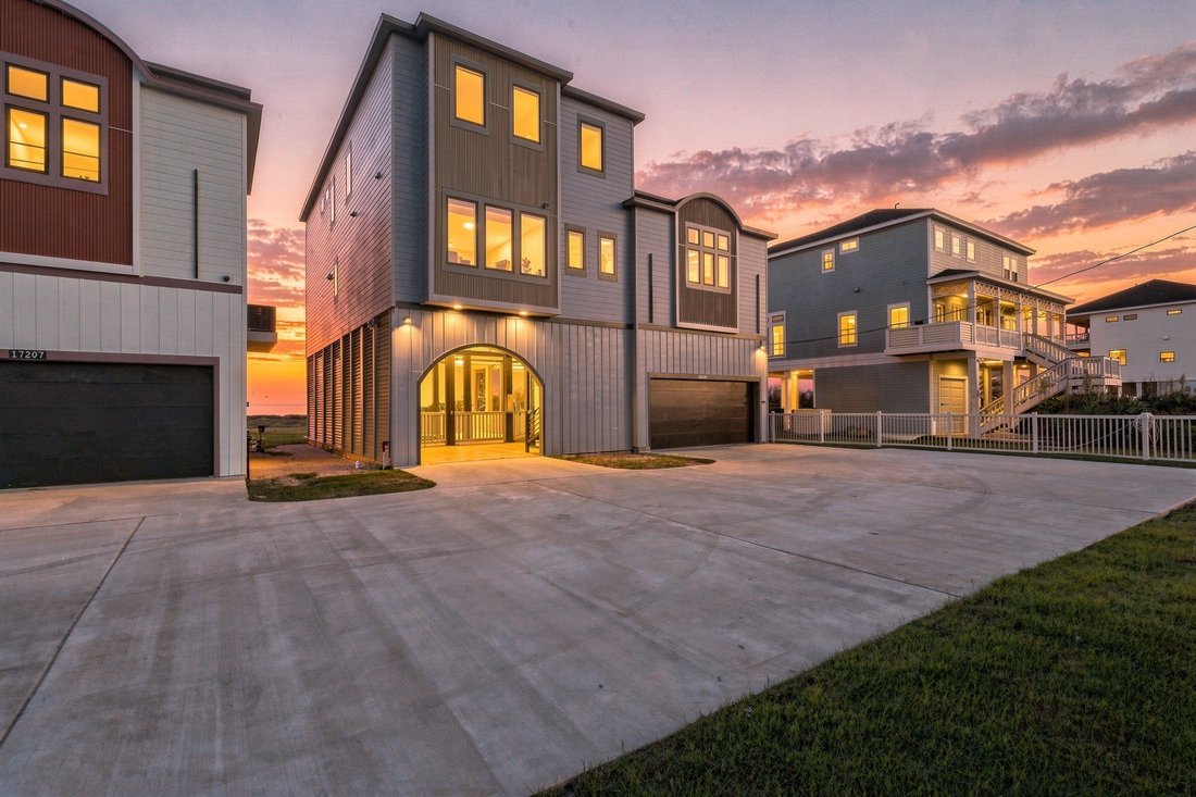 House in Galveston, Texas, United States 2 - 19127800