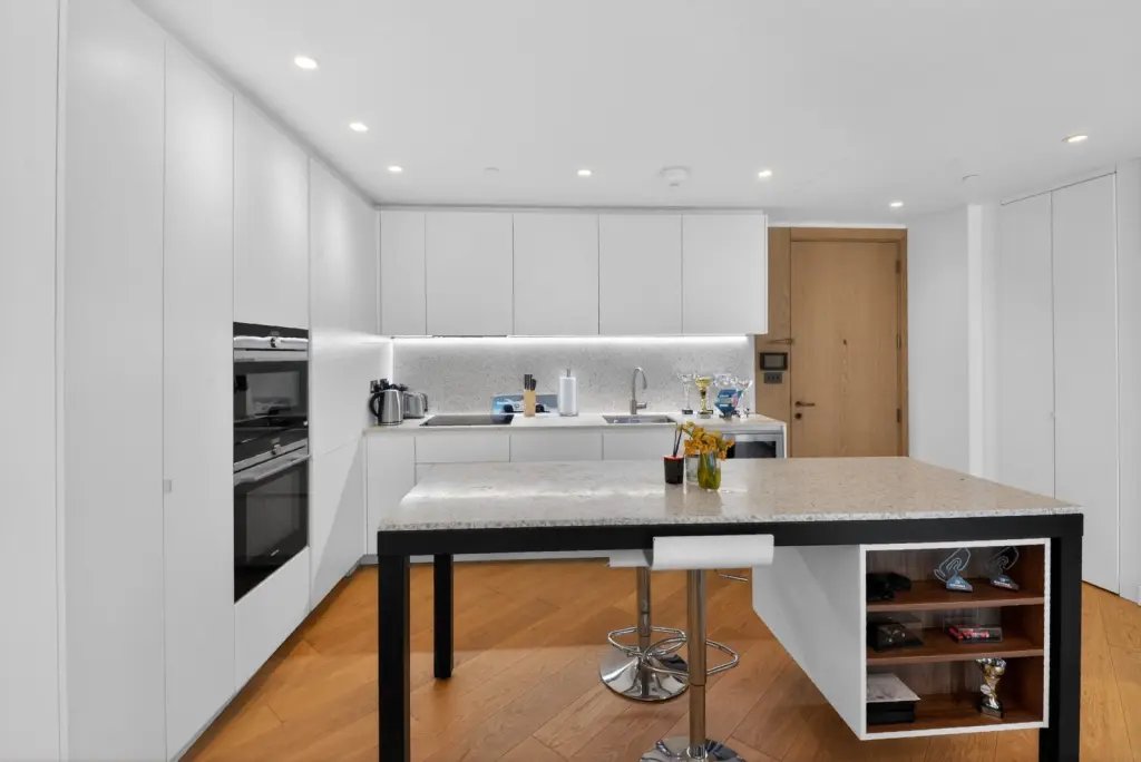 Apartment in White City, Hammersmith and Fulham, England 3 - 19124848