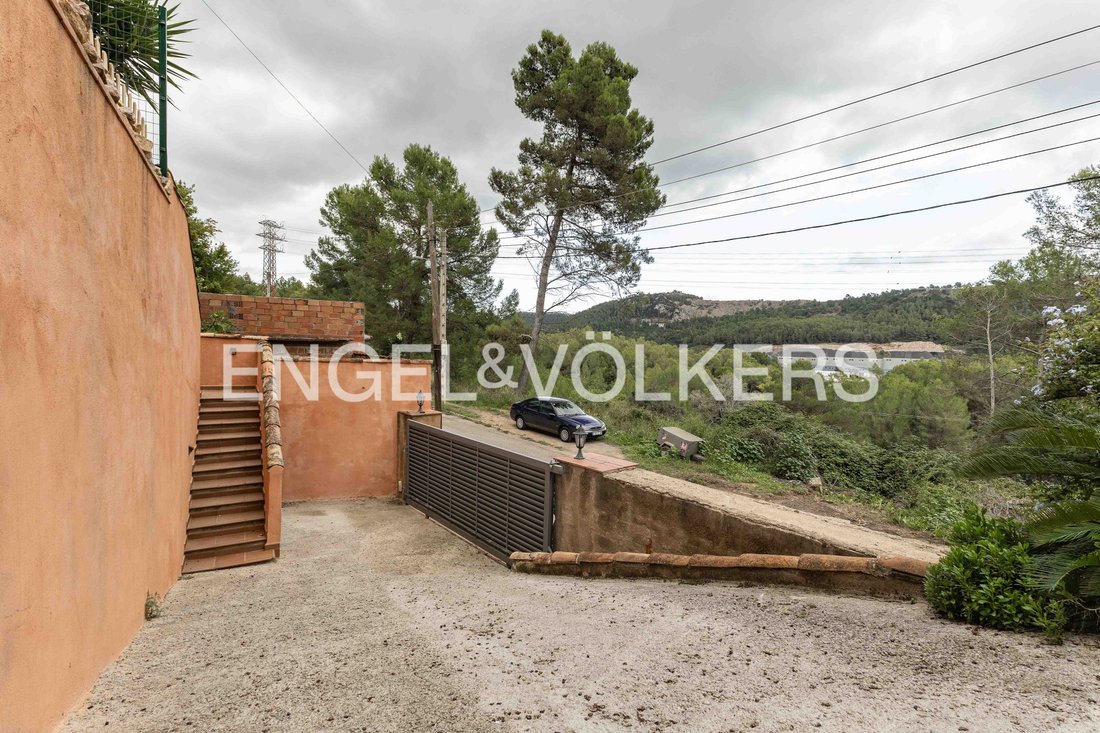 Maison à Vallirana, Catalogne, Espagne 3 - 19132339