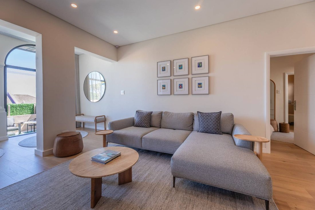 Apartment in Sea Point, Atlantic Seaboard, Cape Town 4 - 19121560