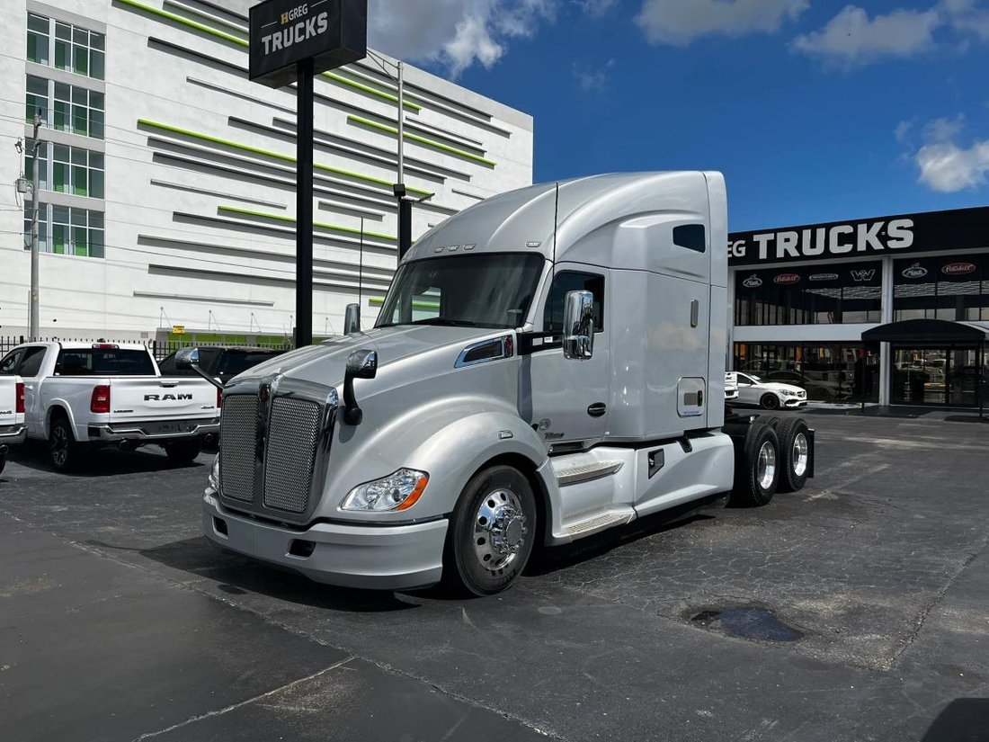2020 Kenworth T600 T680 Aerodynamic in Miami, FL, United States 1 - 19132817