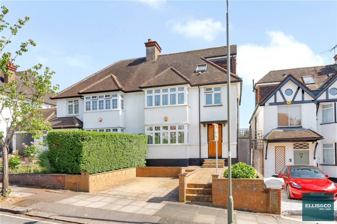House in Brent Cross, Barnet, England 1 - 19122047