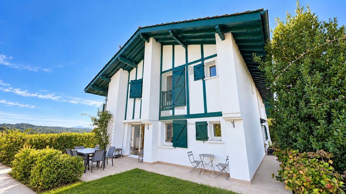 House in Bassussarry, Nouvelle-Aquitaine, France 1 - 19126332