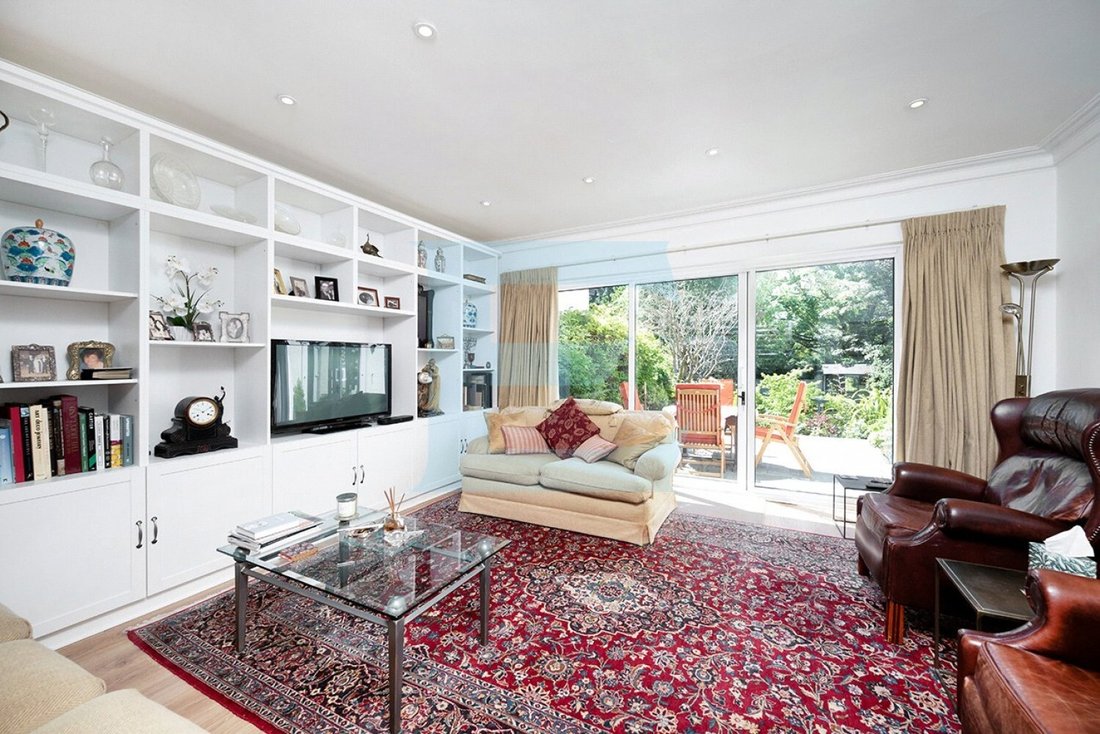 House in Barnet, England 5 - 19122110