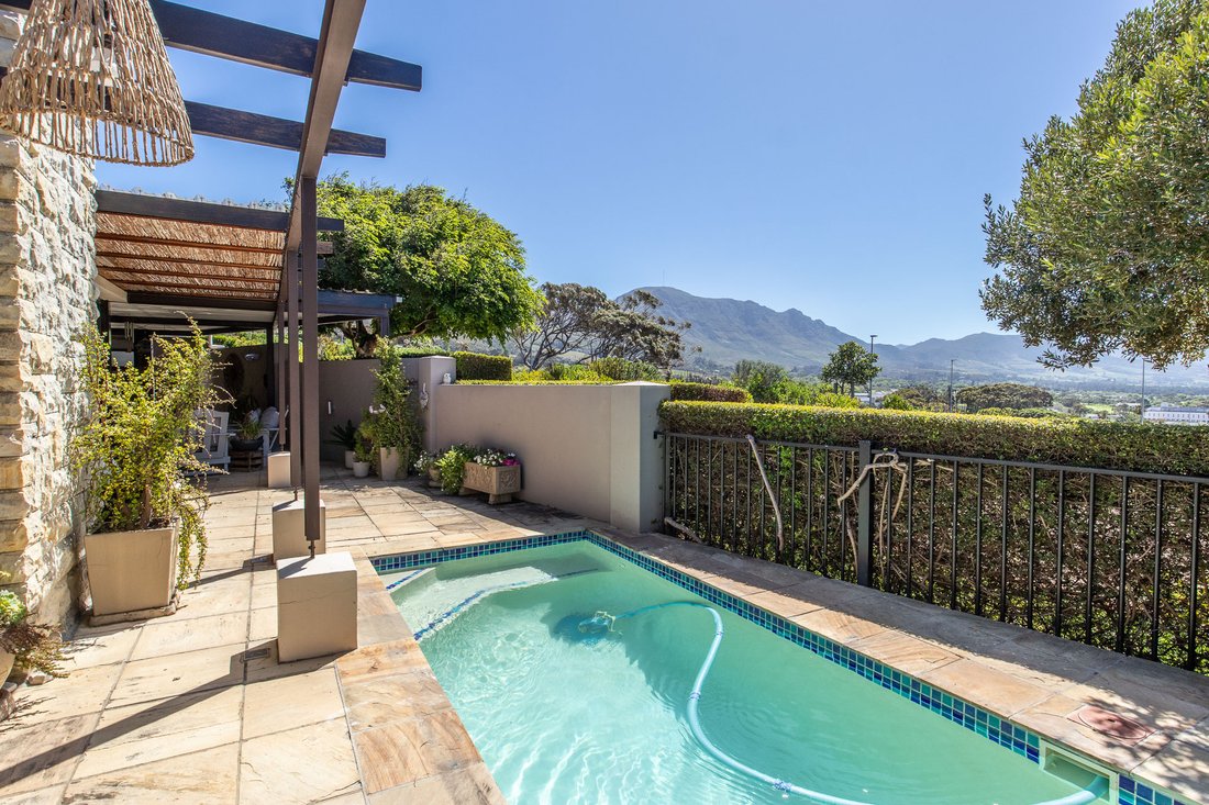 House in Westlake, Southern Suburbs, Cape Town 5 - 19133583
