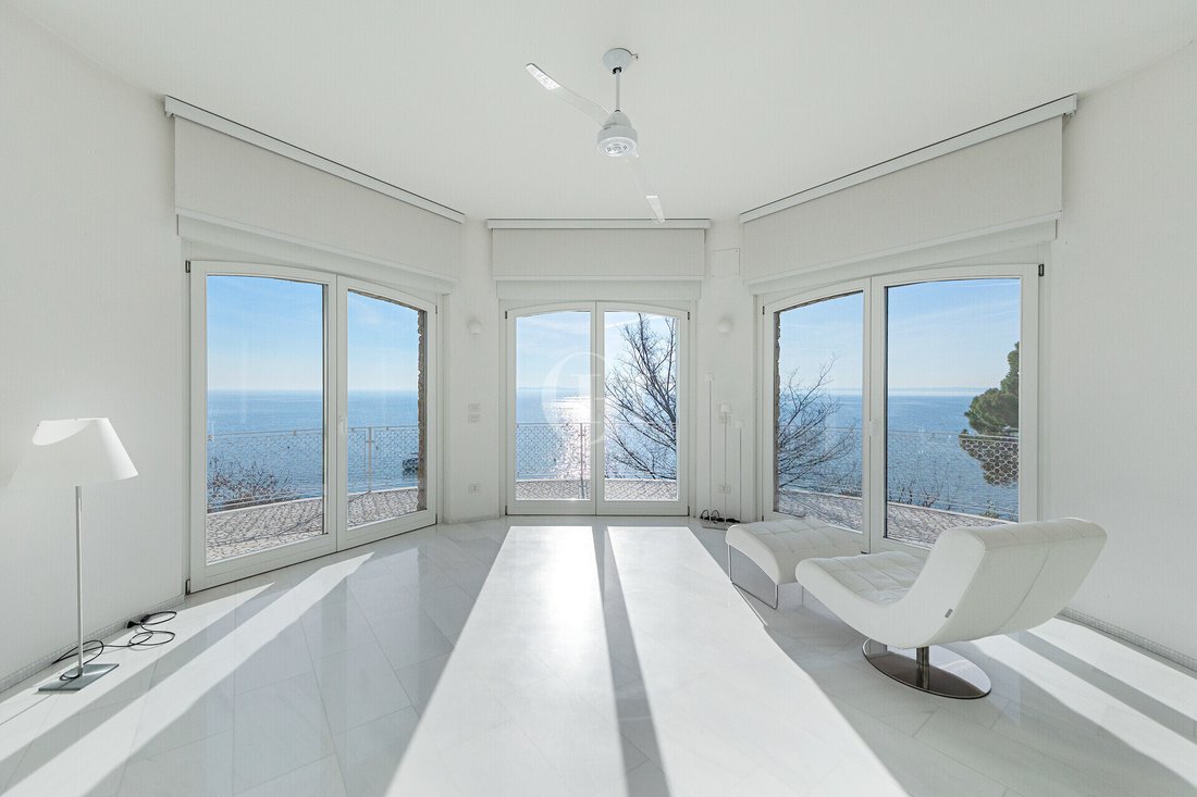 Villa in Manerba del Garda, Lombardei, Italien 2 - 19133723