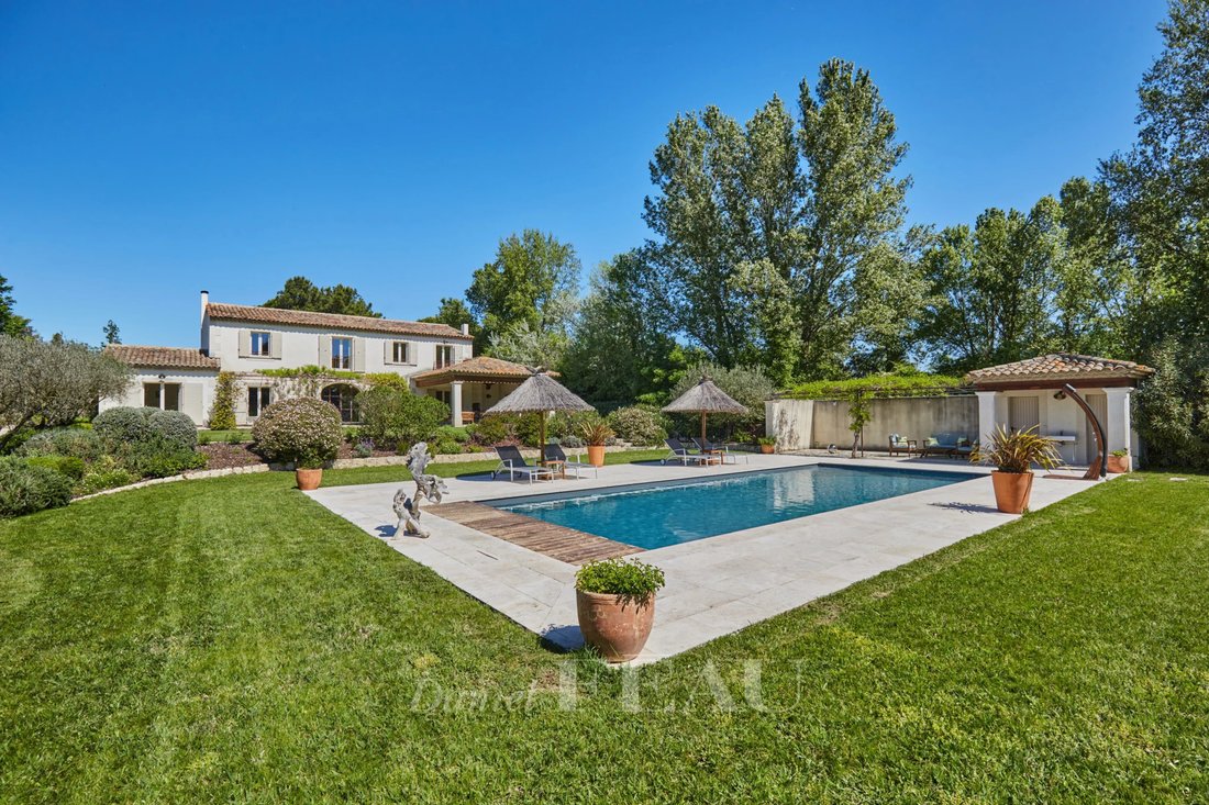 Casa en Saint-Remy-de-Provence, Provenza-Alpes-Costa Azul, Francia 2 - 15566597