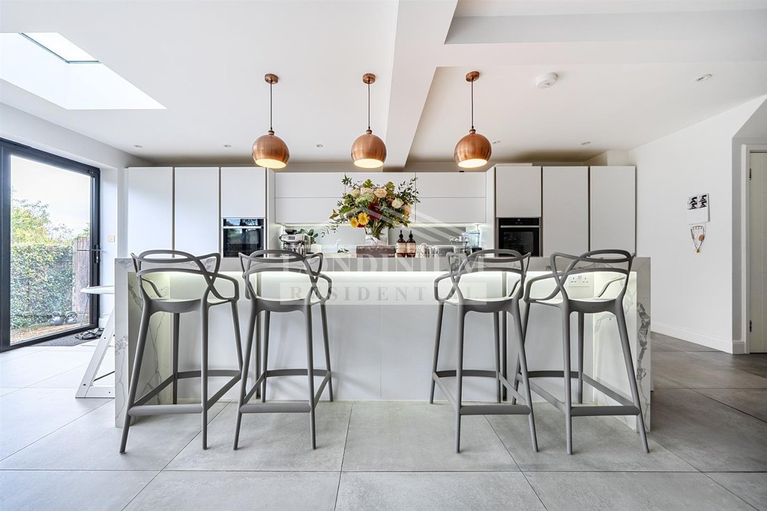 Casa a Bushey, Hertsmere, Inghilterra 2 - 19124450