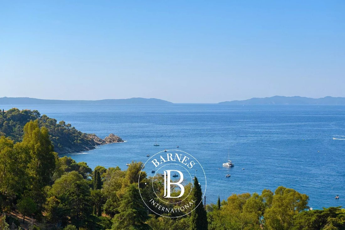 Villa in Le Lavandou, Provence-Alpes-Côte d'Azur, France 1 - 18984974