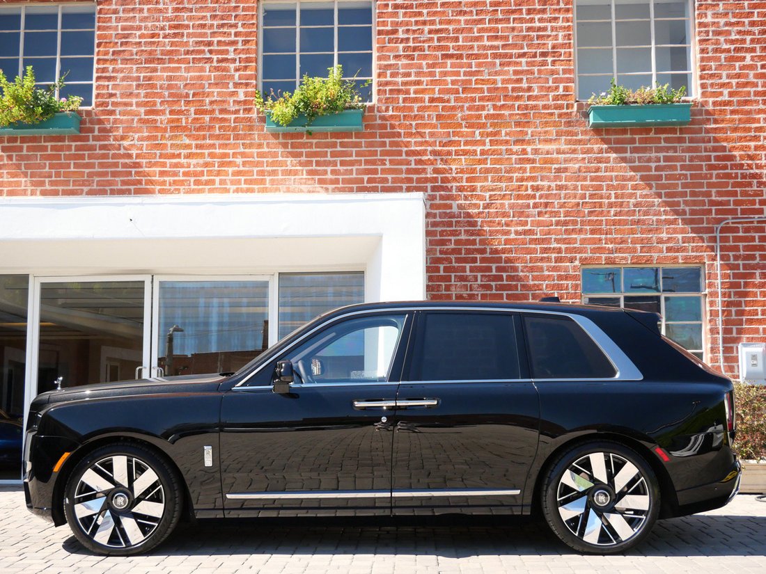 Suv in Beverly Hills, CA, United States 3 - 19129216