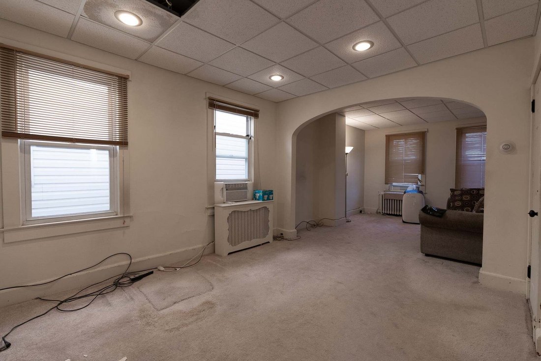 House in Secaucus, New Jersey, United States 3 - 19120677