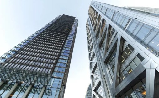 Attico in EC2, Inghilterra 1