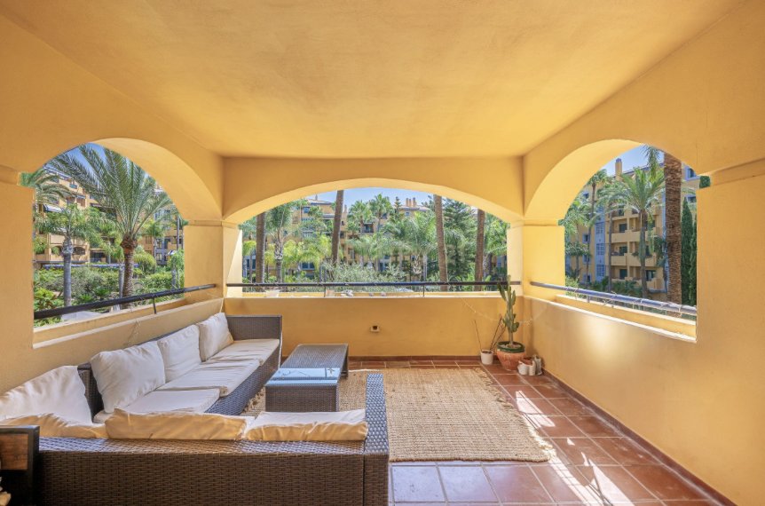 Apartment in San Pedro de Alcantara, Andalusia, Spain 2 - 19133959