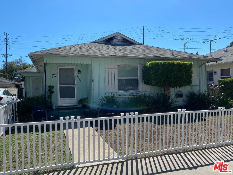 Culver City, California, United States 1 - 19136401