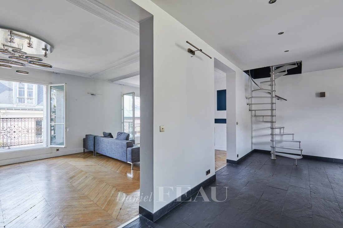 Apartment in Saint Philippe du Roule, Paris 8e Arrondissement, Paris 3 - 14764278