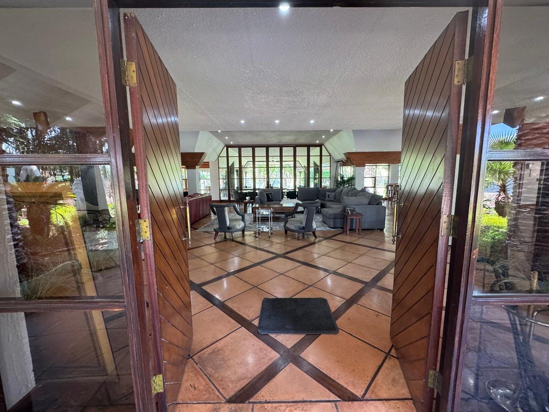 Estate in Vaal River, South Africa 4 - 19123540