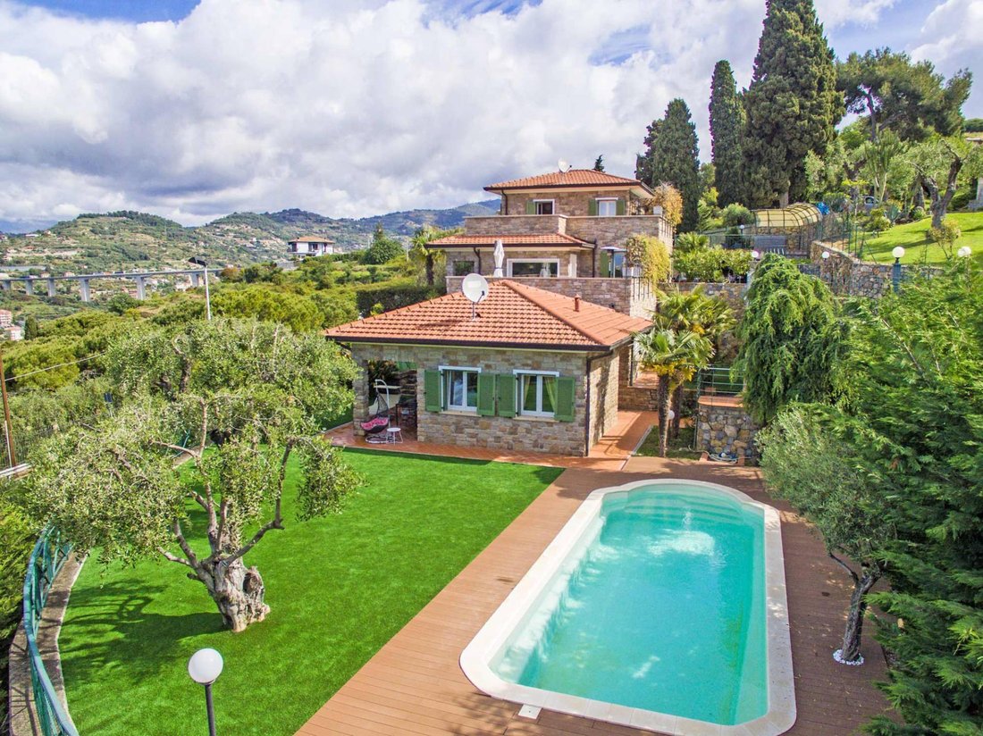 Villa en Bordighera, Liguria, Italia 1 - 19121539