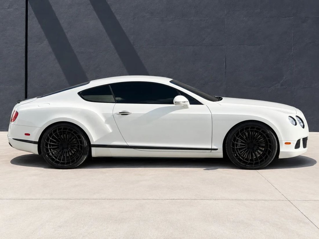 Coupe in Hollywood, FL, United States 2 - 19135096