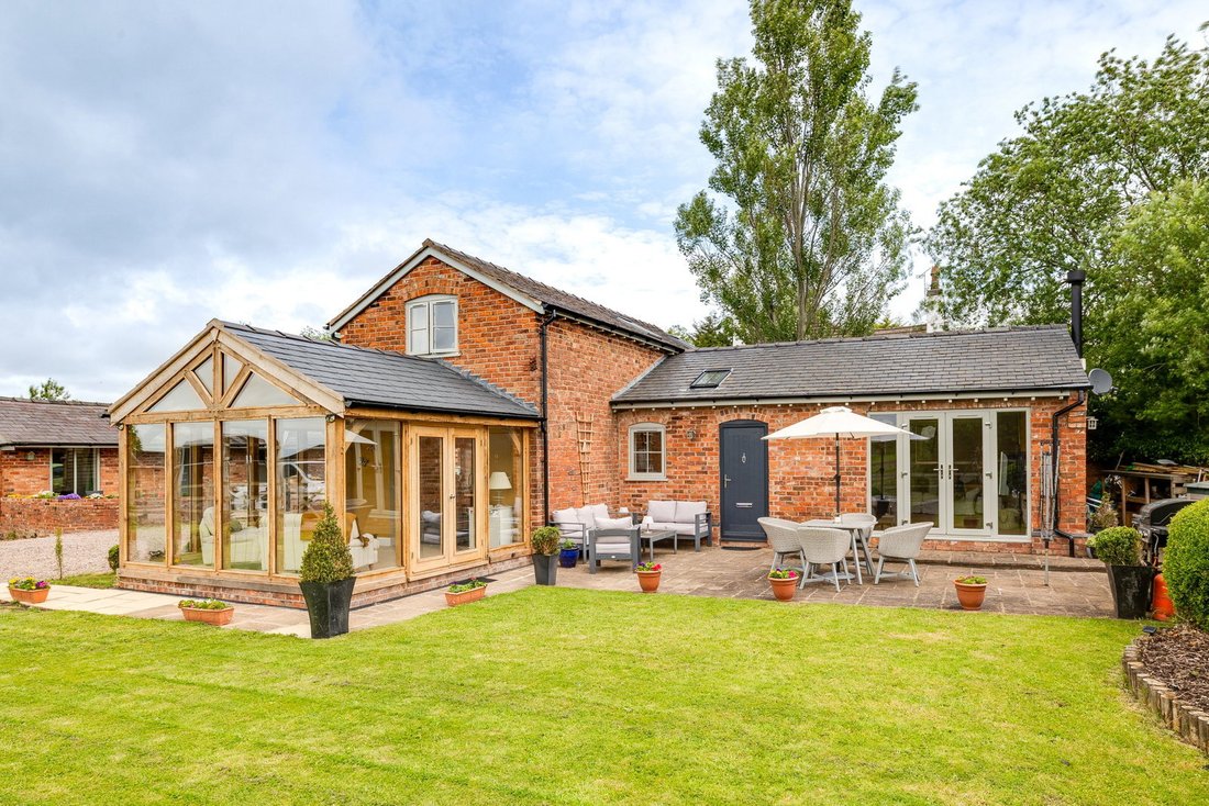 House in Tarporley, England 1 - 19130814