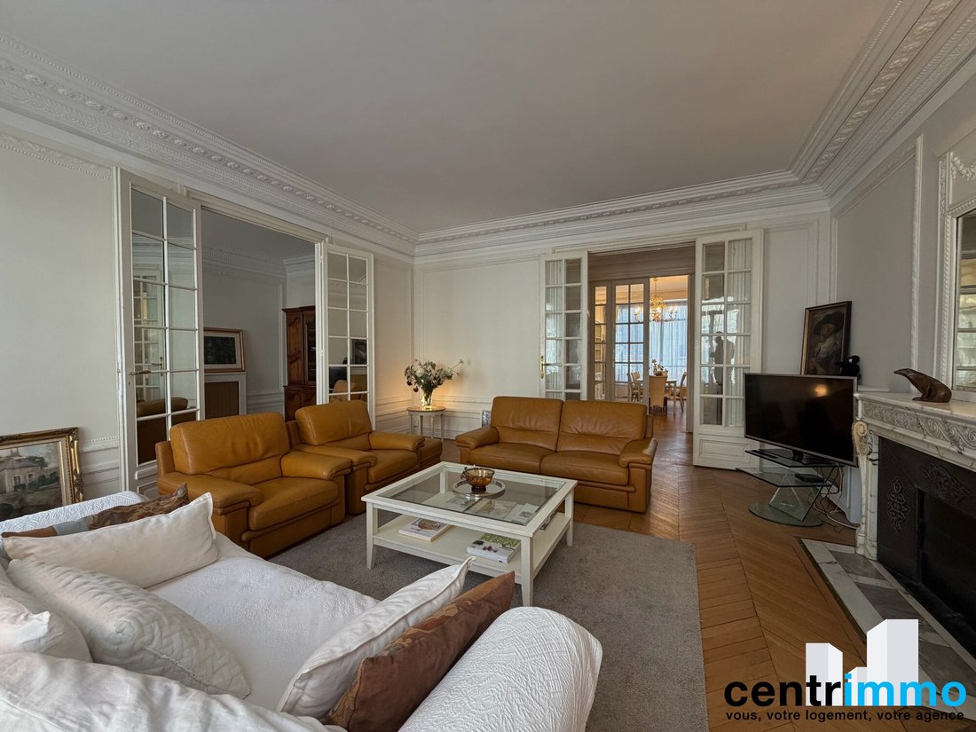 Appartamento a Elysées-Madeleine, Paris 8e Arrondissement, Parigi 1 - 19026757
