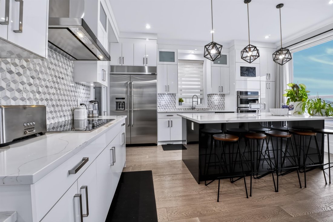 House in Surrey, British Columbia, Canada 4 - 19128002