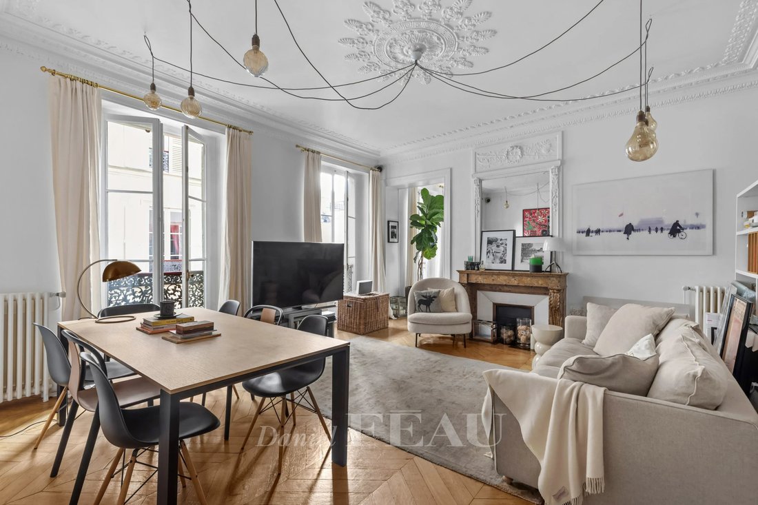 Apartment in Elysées-Madeleine, Paris 8e Arrondissement, Paris 2 - 19126668
