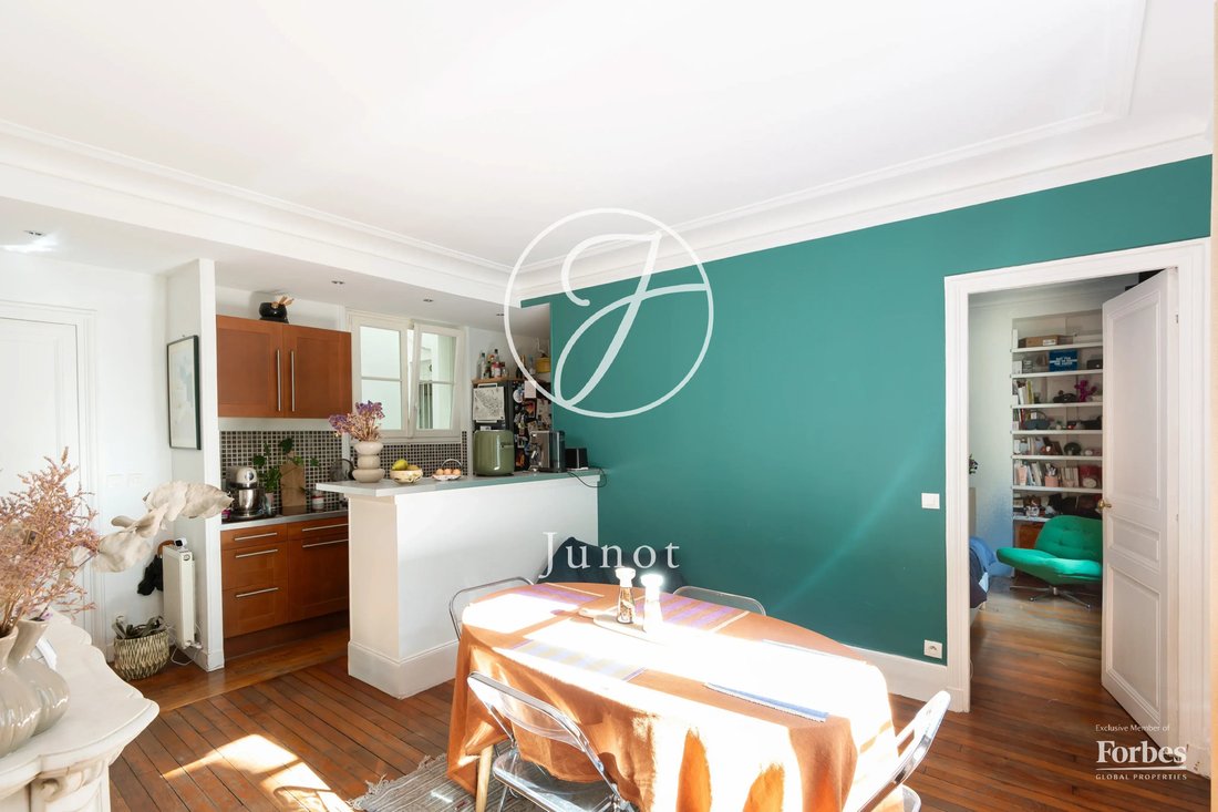 Apartment in Batignolles-Cardinet, Paris 17e Arrondissement, Paris 3 - 19102090