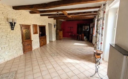 Maison à Nevy-lès-Dole, Bourgogne-Franche-Comté, France 1