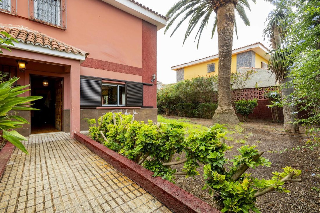 Villa in San Cristobal de La Laguna, Canary Islands, Spain 2 - 19121332
