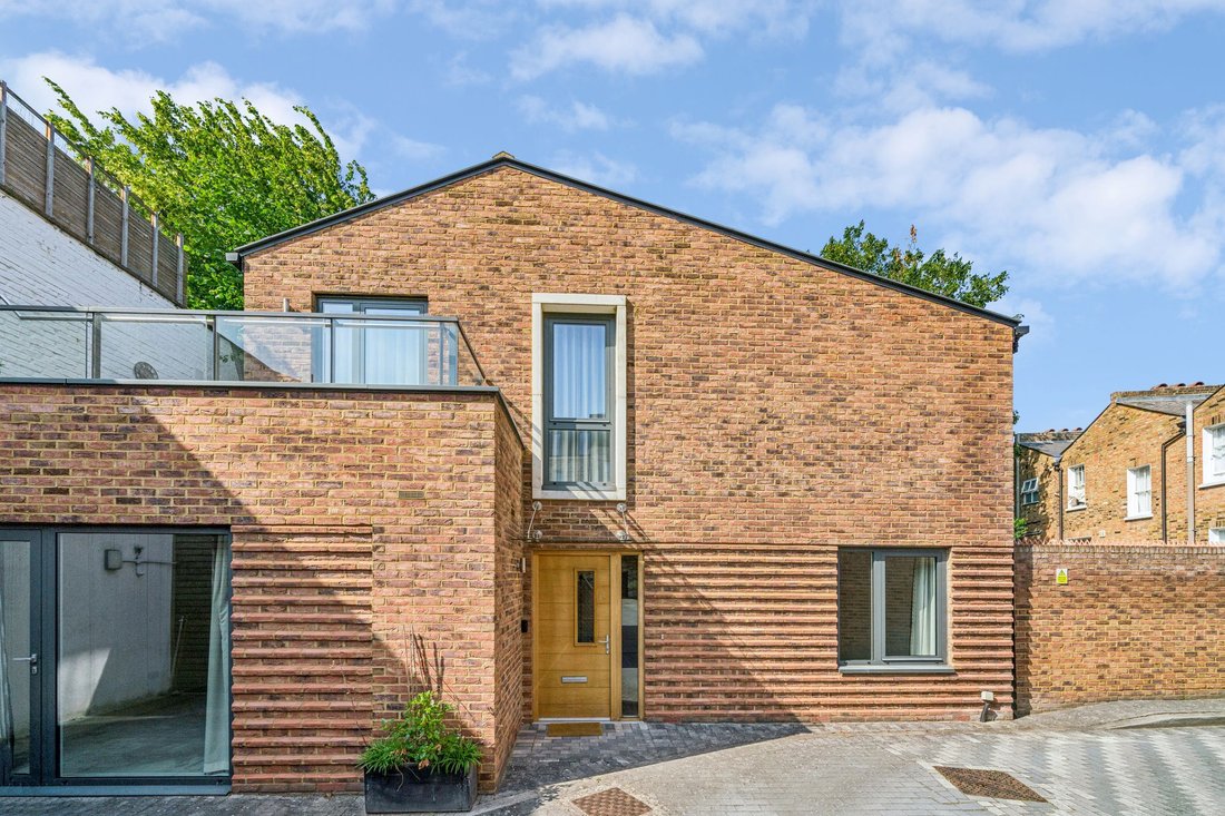 House in Ravenscourt Park, Hammersmith and Fulham, England 2 - 19124342