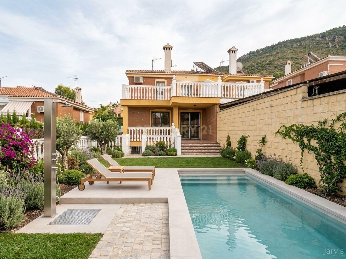 Villa in Alhaurin de la Torre, Andalusia, Spain 1 - 19132476
