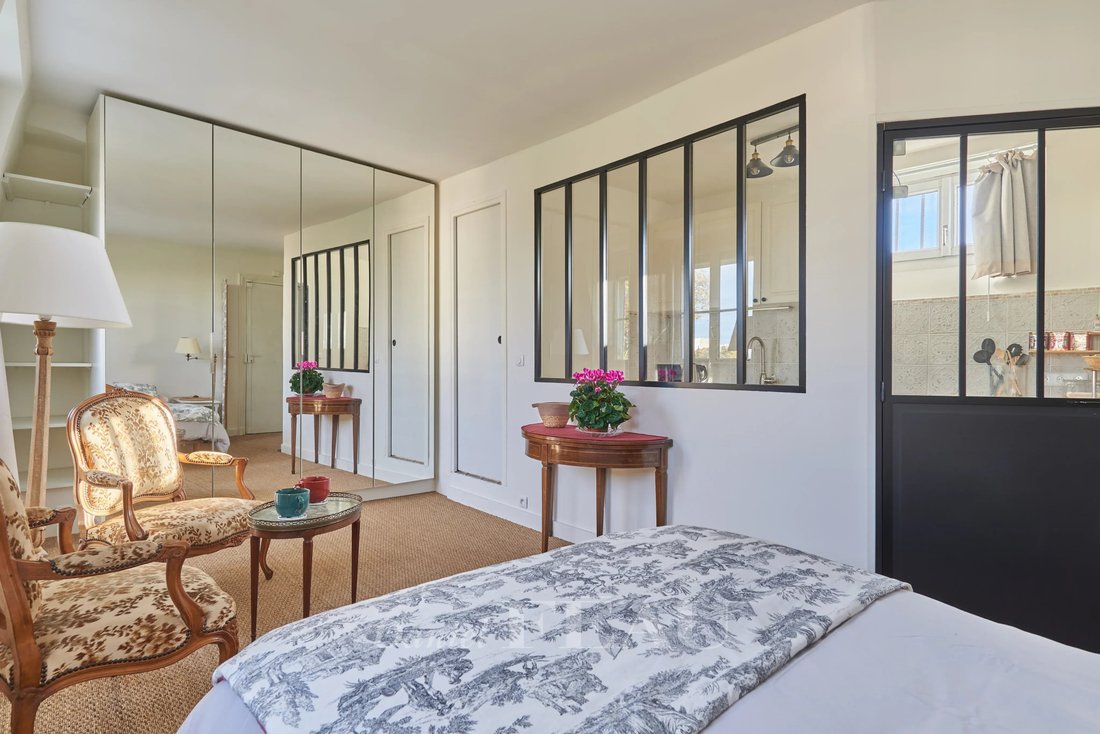 Apartment in Elysées-Madeleine, Paris 8e Arrondissement, Paris 4 - 19122809