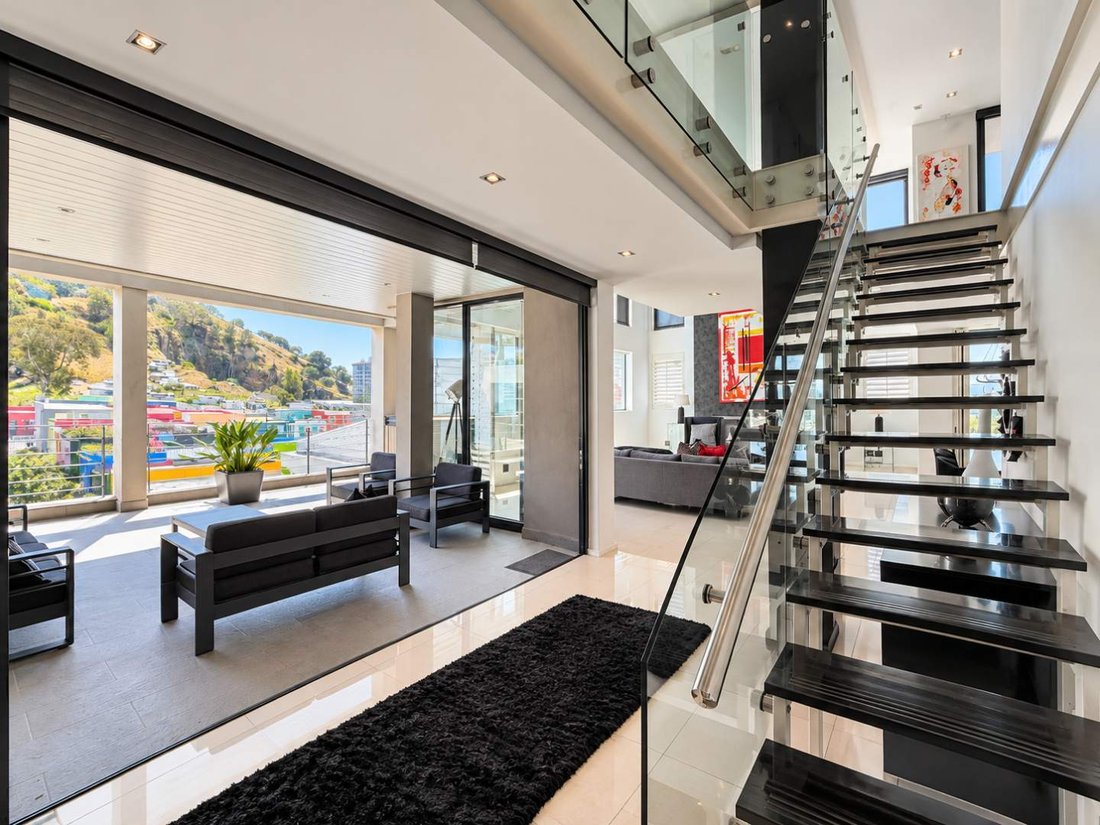 Penthouse in City Centre, City Bowl, Cape Town 4 - 19121691