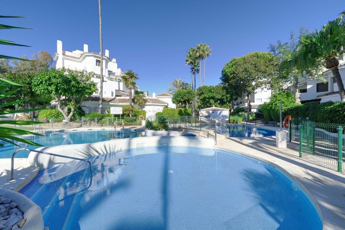 Appartamento a Elviria-Cabopino, Marbella, Spagna 1 - 19132326