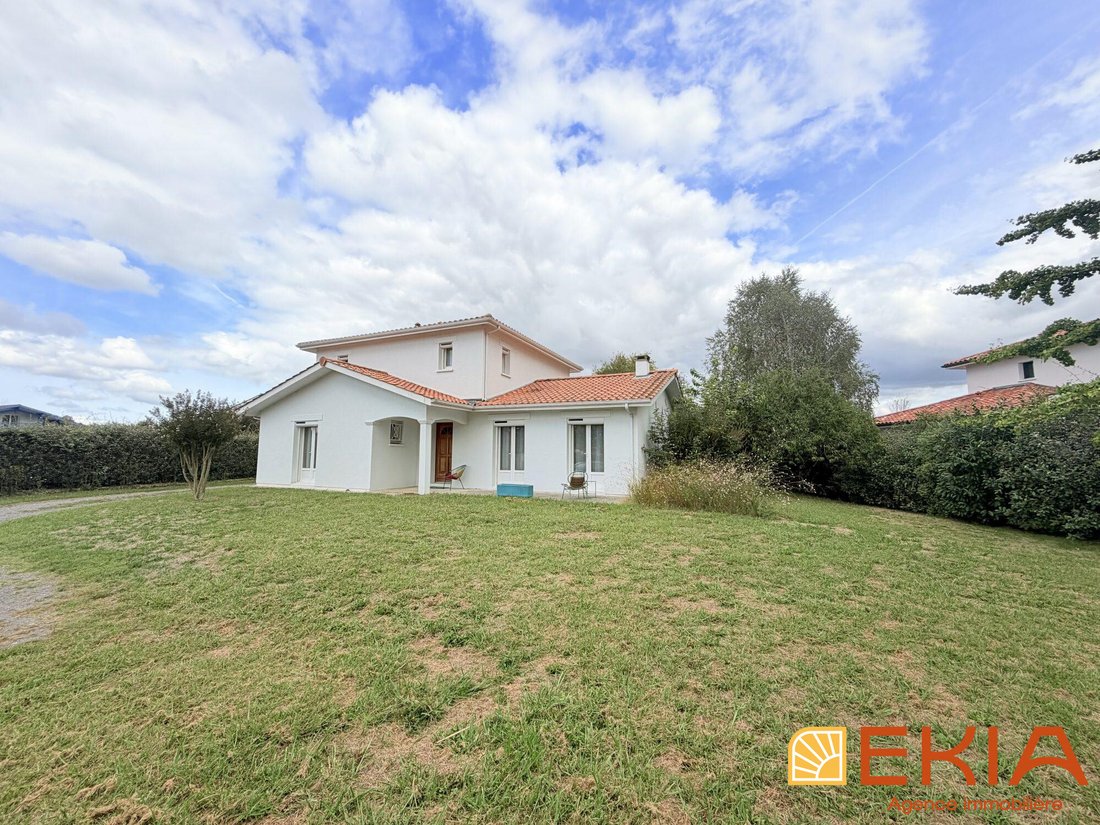 House in Saint-Martin-de-Hinx, Nouvelle-Aquitaine, France 1 - 19128147