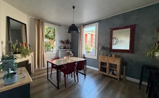 Casa a Cités, Tonone, Francia 1