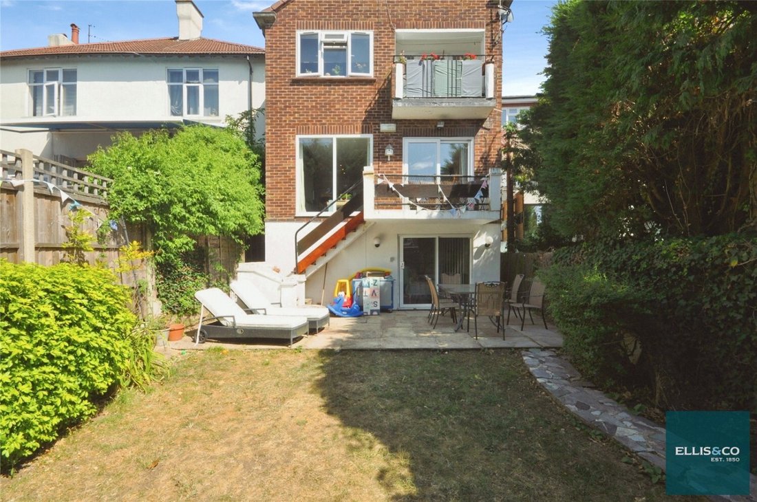 House in Finchley, Barnet, England 2 - 19122260