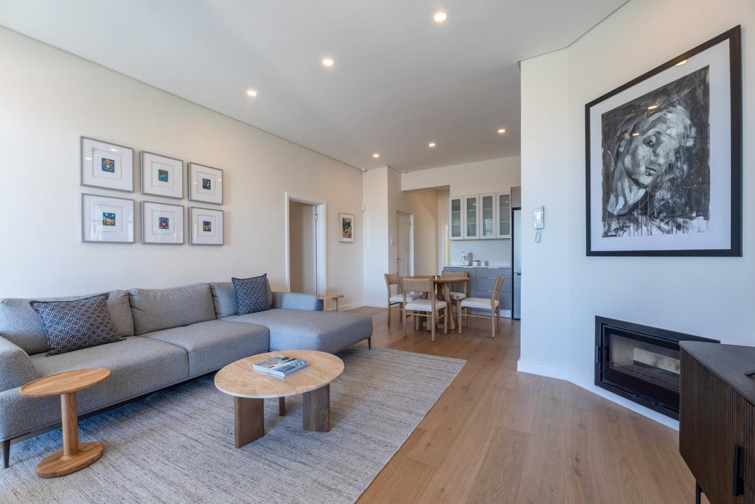 Apartment in Sea Point, Atlantic Seaboard, Cape Town 1 - 19121560